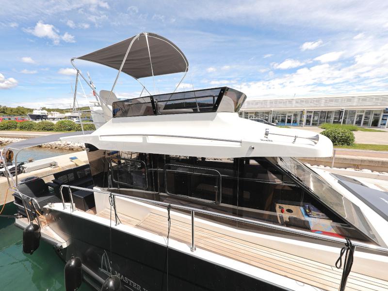 Book yachts online - motorboat - Futura 40 Grand Horizon - X MAGELLAN - rent