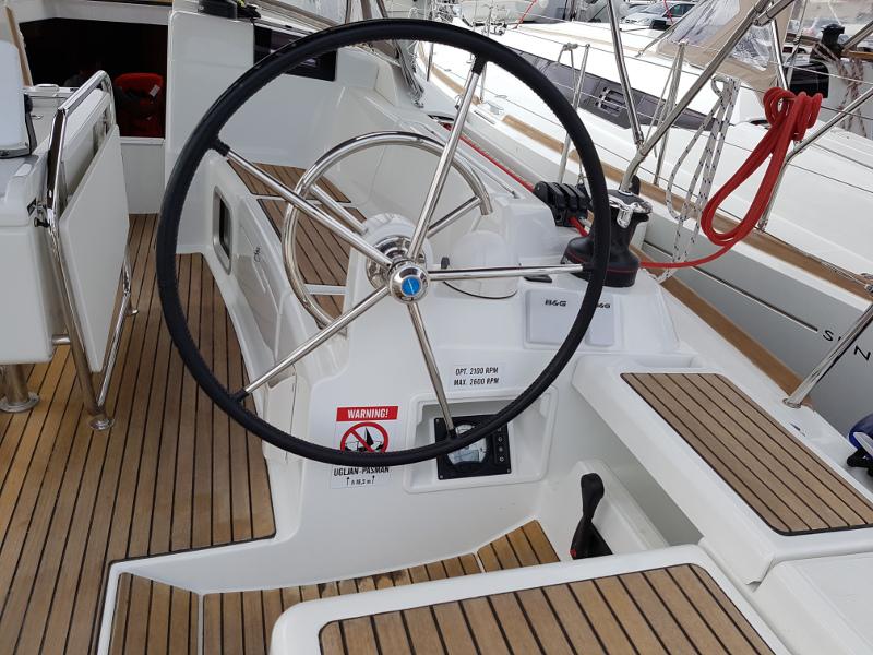 Book yachts online - sailboat - Sun Odyssey 409 - Teo - rent