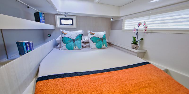Book yachts online - catamaran - Moorings 4800 - Moorings 4800 (2017) - rent