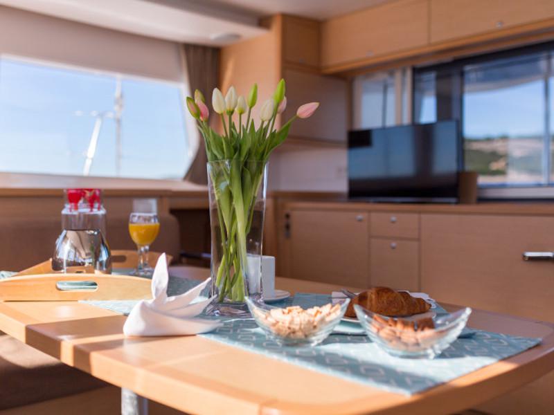 Book yachts online - catamaran - Lagoon 450 F Luxury - ALBA MOUSE  - rent