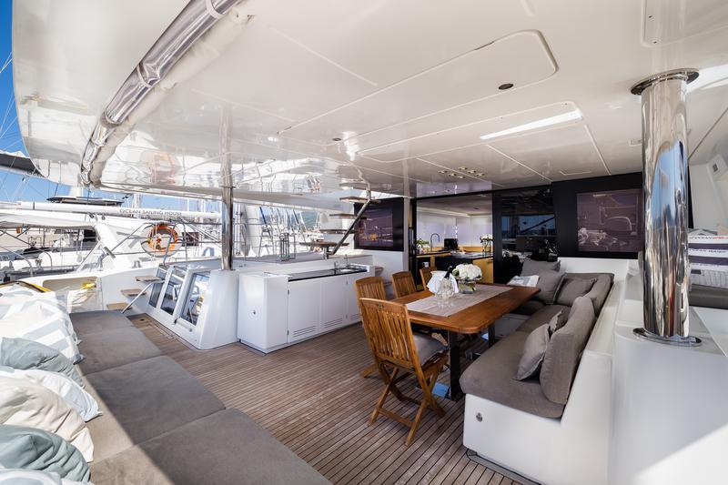 Book yachts online - catamaran - Lagoon 620 - TWIN - rent