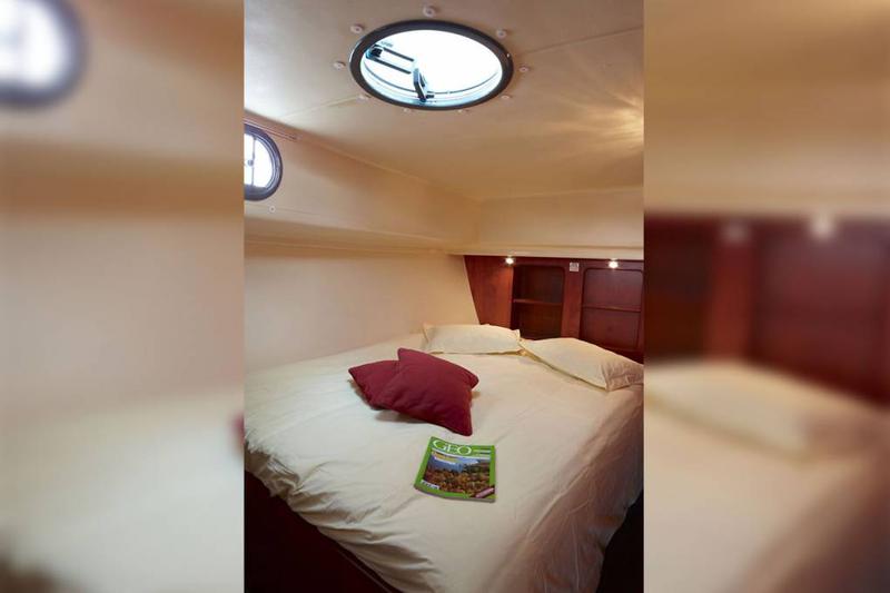 Book yachts online - motorboat - Estivale Octo - CHABLIS FR - rent