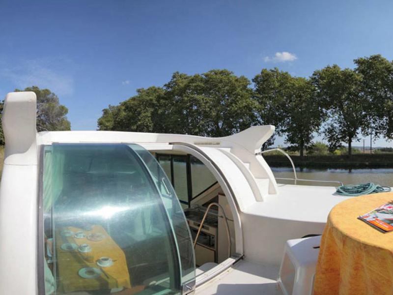 Book yachts online - motorboat - Confort 900 DP - OSIRIA - rent