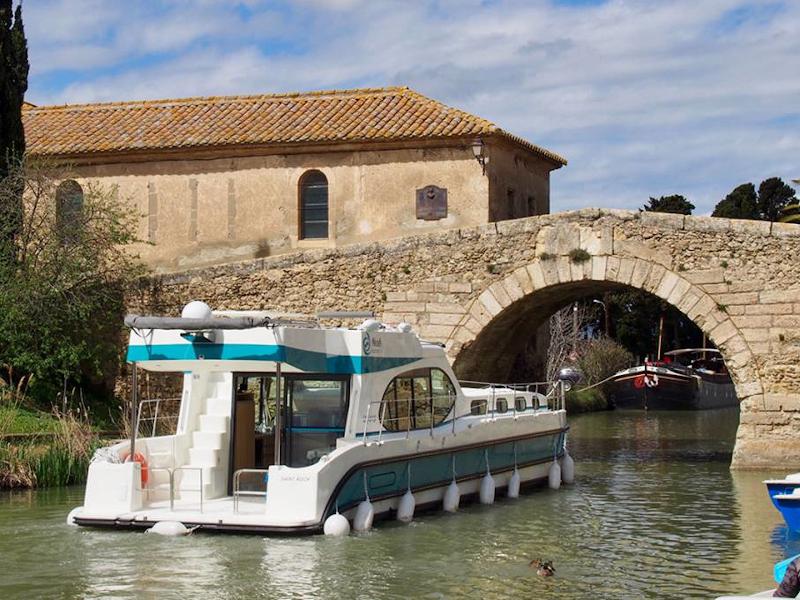 Book yachts online - motorboat - Octo Fly C - ALESIA FR - rent