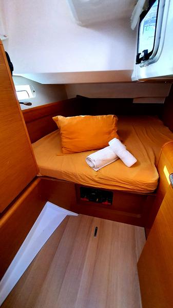 Book yachts online - sailboat - Sun Odyssey 419 - ELISABETH A  - rent