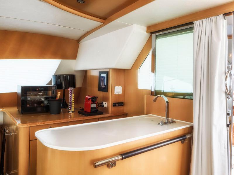 Book yachts online - catamaran - Privilege 615 - Maitia - rent