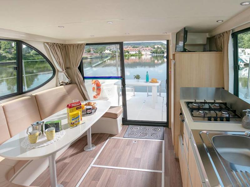 Book yachts online - motorboat - Octo Fly C - RHEINSBERG - rent