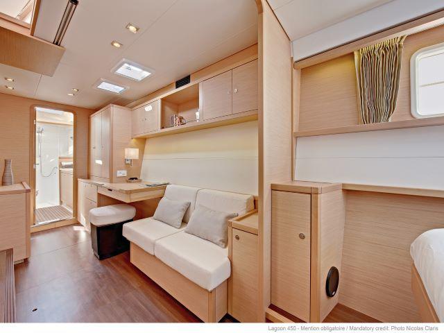Book yachts online - catamaran - Lagoon 450 - Azzurra - rent