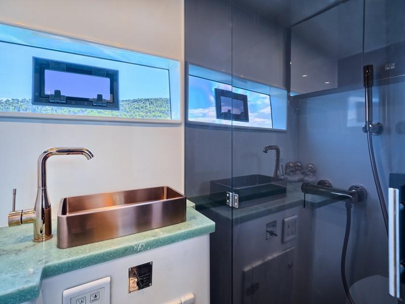 Book yachts online - catamaran - Luna 49 - BLUE - rent