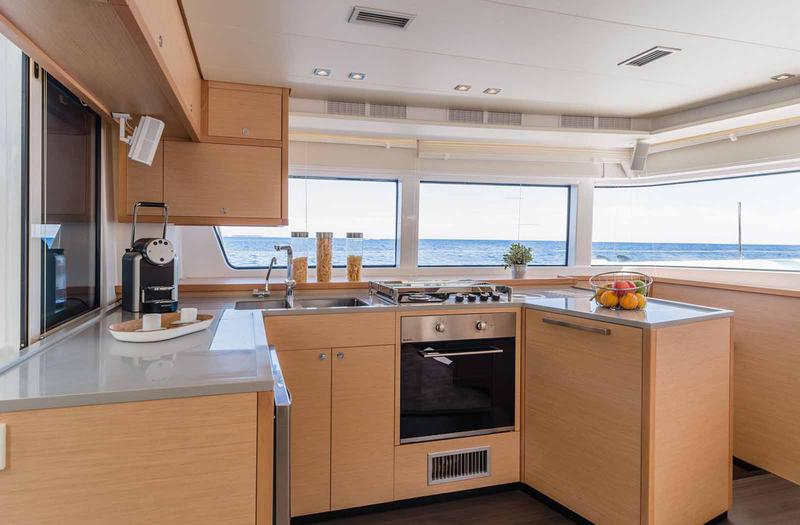 Book yachts online - catamaran - Lagoon 52 - Ace of Diamonds (A/C - Generator - Refit 2021) - rent
