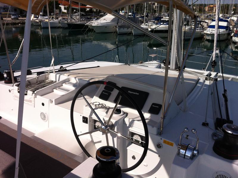 Book yachts online - catamaran - Lagoon 450 - Mej - rent