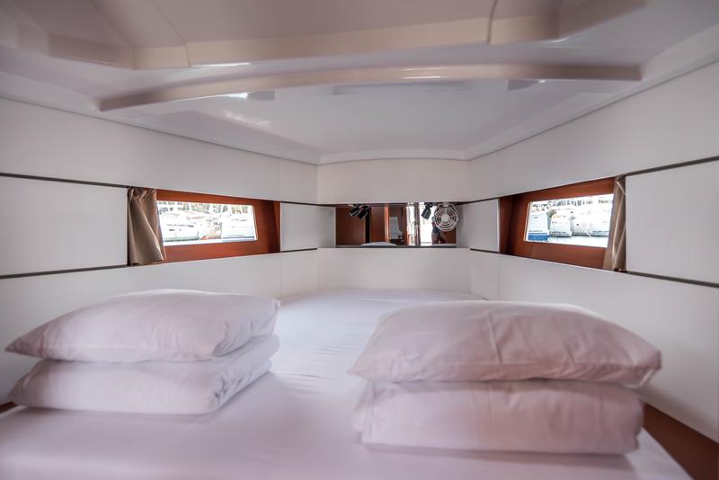 Book yachts online - sailboat - Oceanis 38.1 - Hydra - rent