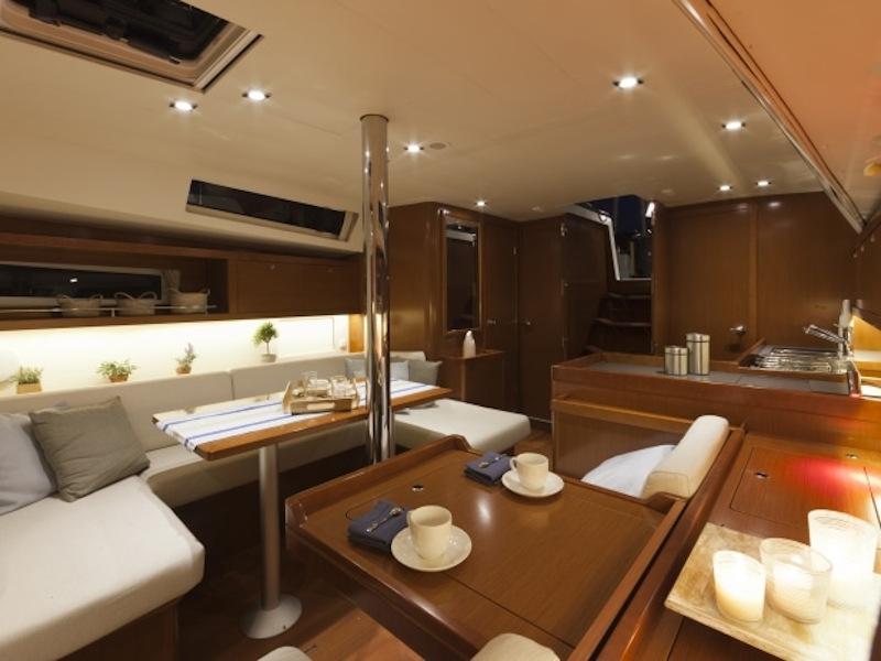 Book yachts online - sailboat - Bavaria 41 - Electra - rent