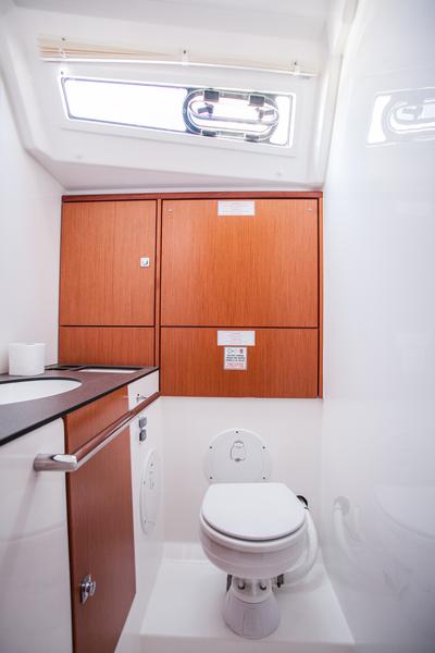 Book yachts online - sailboat - Bavaria Cruiser 46 - Lovro - rent