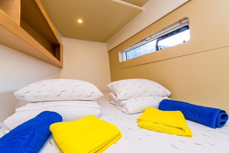 Book yachts online - catamaran - Nautitech Open 40 - BLUE POINT - rent