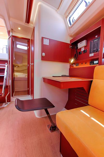 Book yachts online - sailboat - Hanse 455 - SEA LEGEND - rent