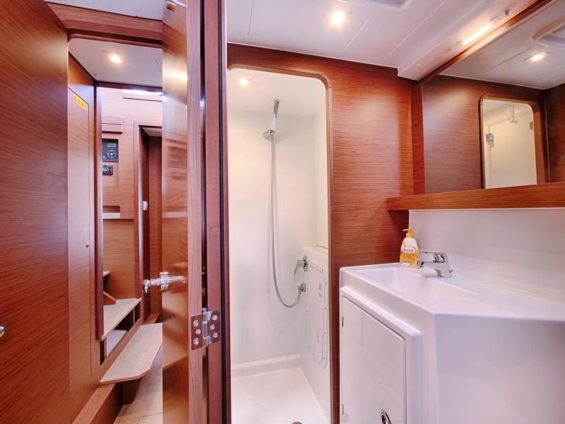Book yachts online - catamaran - Lagoon 42 - SEA VOYAGER  - rent