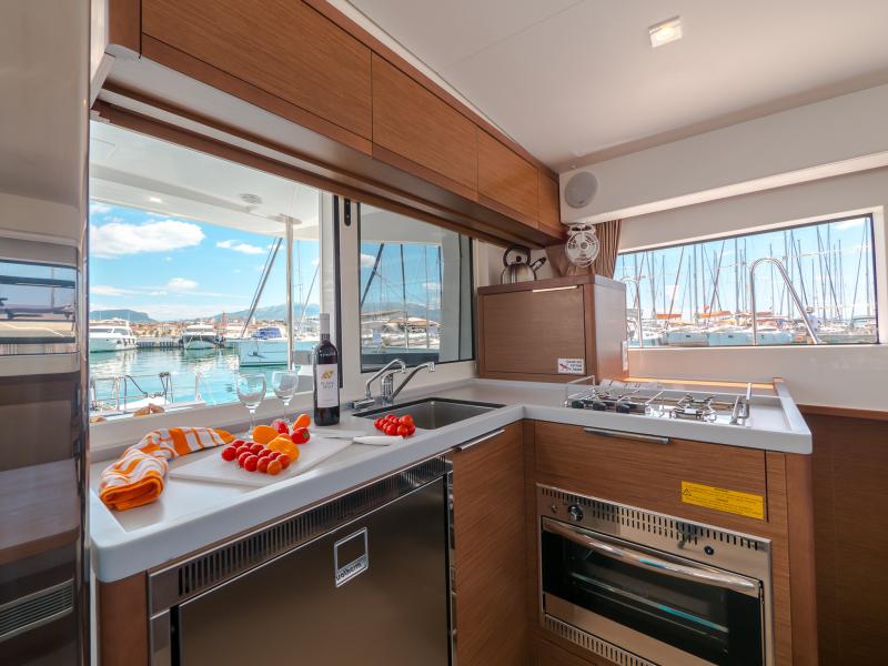 Book yachts online - catamaran - Lagoon 40 - BLUE EYES  - rent