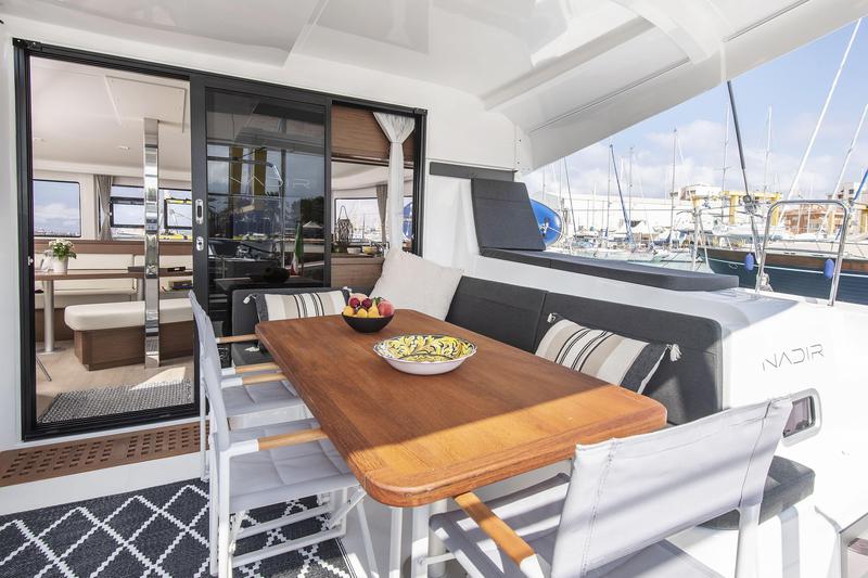 Book yachts online - catamaran - Lagoon 42 - NADIR - rent