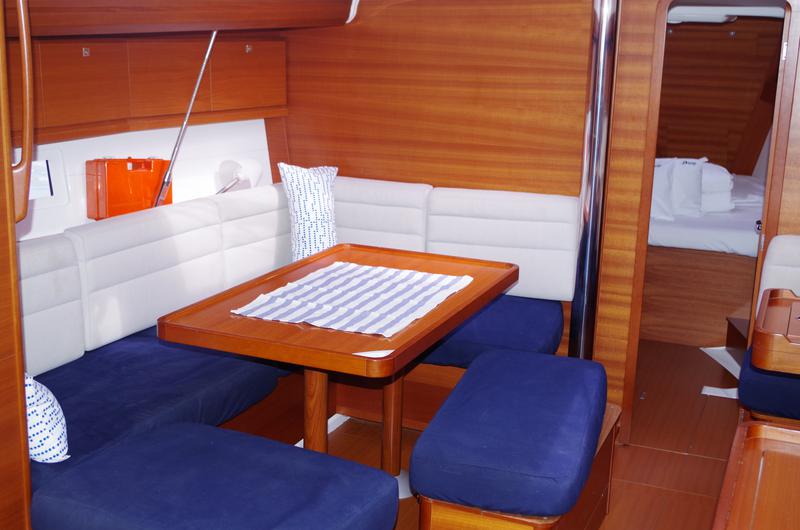 Book yachts online - sailboat - Dufour 410 GL - Stella - rent