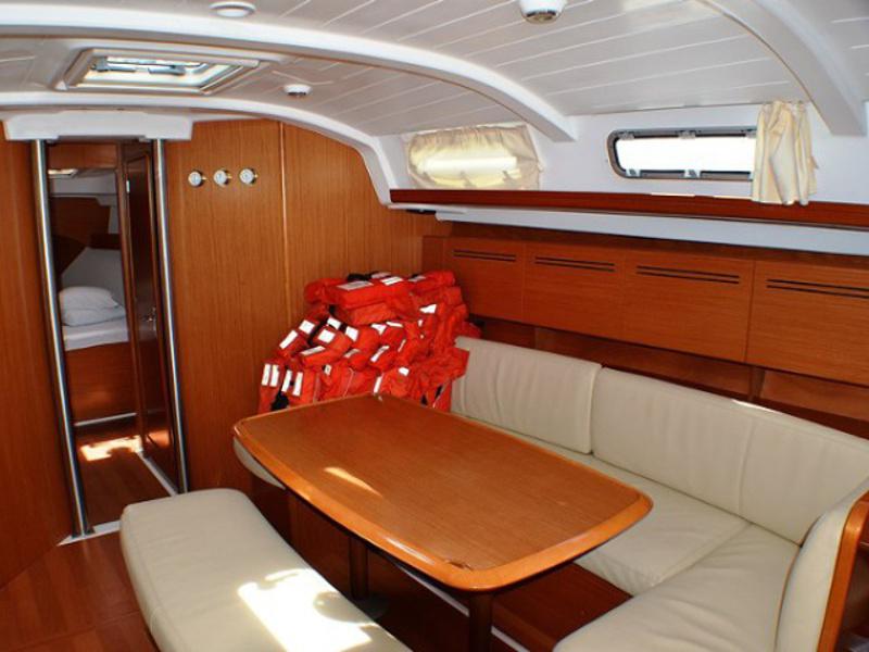 Book yachts online - sailboat - Cyclades 43.4 - Kate I - rent