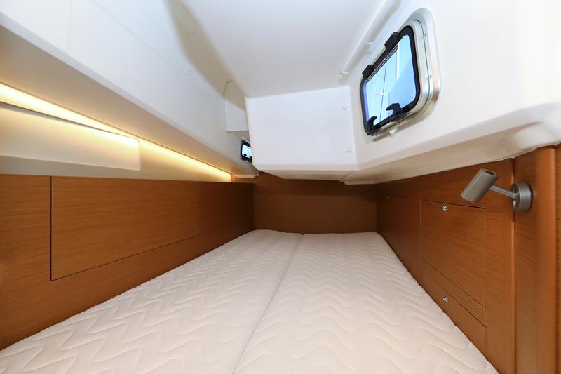 Book yachts online - sailboat - Sun Odyssey 410 - Vague - rent
