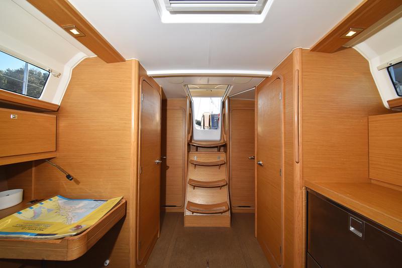 Book yachts online - sailboat - Dufour 382 - Sunset - rent