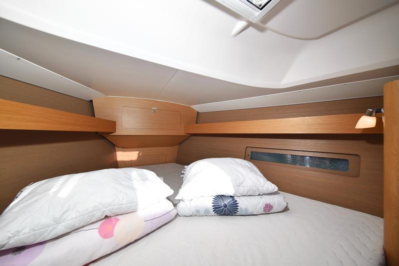 Book yachts online - sailboat - Dufour 382 - Sunset - rent