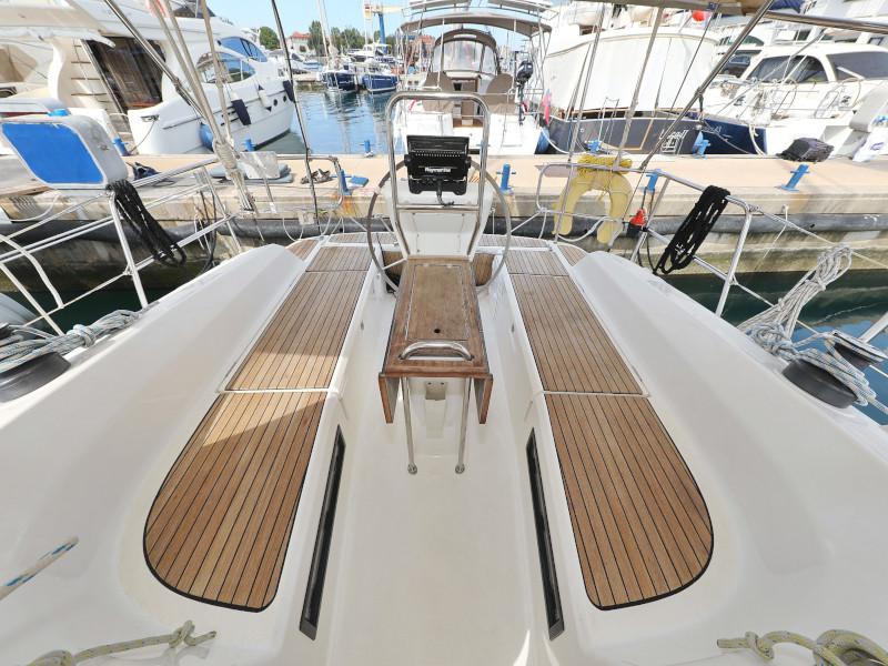 Book yachts online - sailboat - Bavaria 36 Cruiser - Petra M - rent