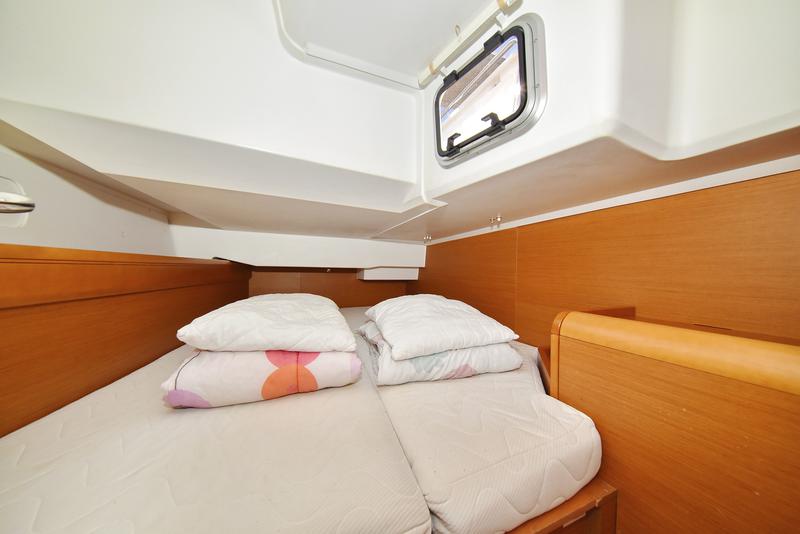 Book yachts online - sailboat - Sun Odyssey 449 - Canne Bleue - rent