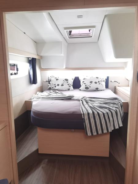 Book yachts online - catamaran - Lucia 40 - Floreanne - rent