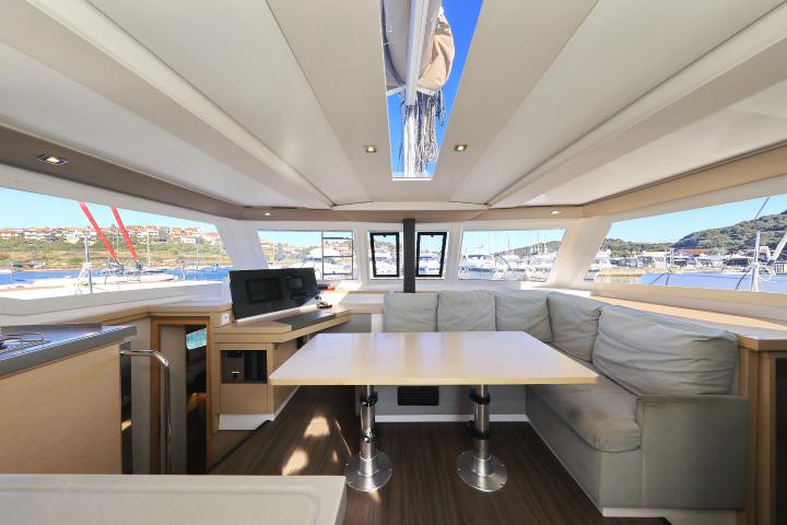 Book yachts online - catamaran - Lucia 40 - Floreanne - rent