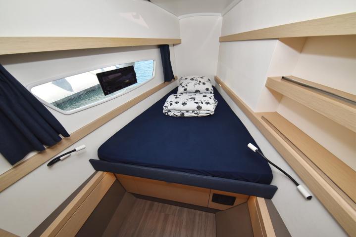 Book yachts online - catamaran - Lucia 40 - Floreanne - rent