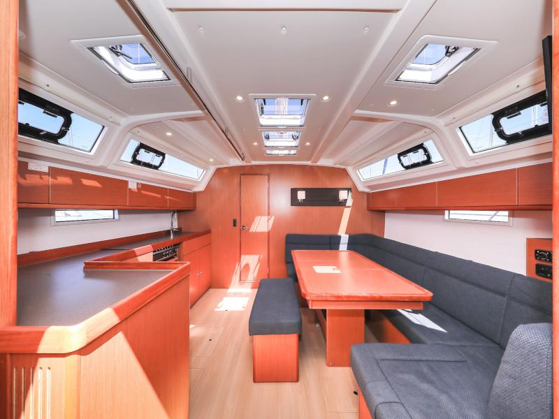 Book yachts online - sailboat - Bavaria Cruiser 46 - Jameson II - rent