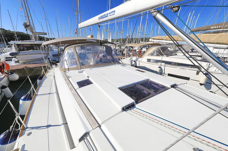 Book yachts online - sailboat - Sun Odyssey 519 - Bora - rent