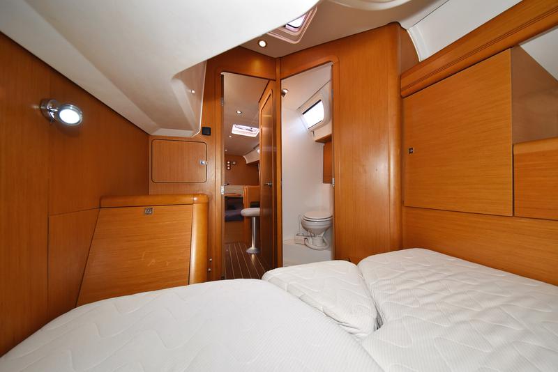 Book yachts online - sailboat - Sun Odyssey 44 i - Sveamare - rent