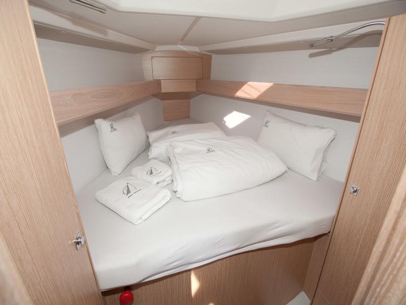 Book yachts online - sailboat - Bavaria Cruiser 34 Style - COOKIE - rent