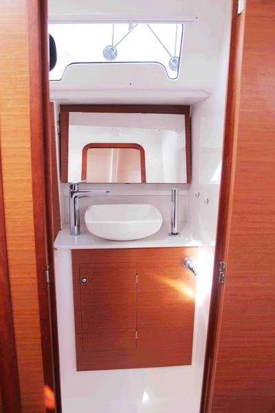 Book yachts online - sailboat - Dufour 382 GL - Morning Star - rent