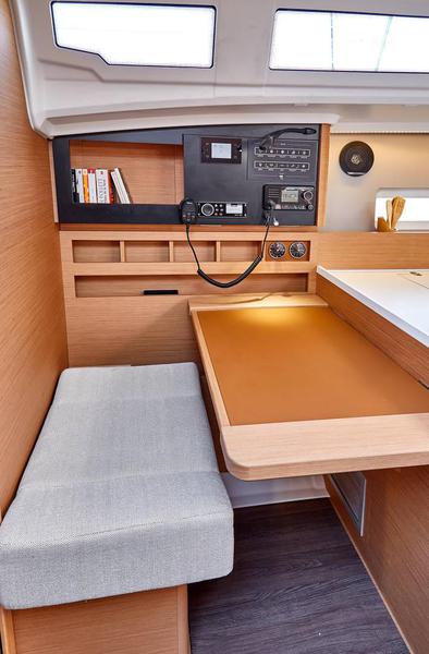 Book yachts online - sailboat - Sun Odyssey 410 - Sea Breeze - rent