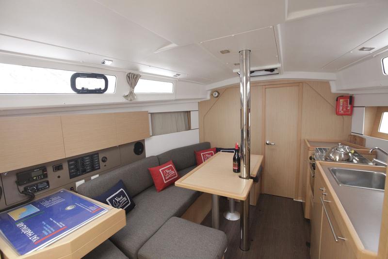 Book yachts online - sailboat - Oceanis 35 - Minta - rent