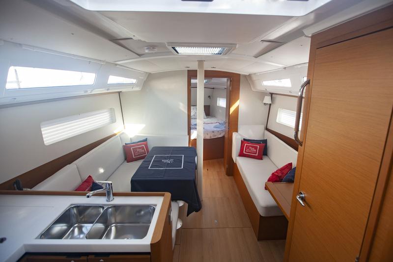 Book yachts online - sailboat - Sun Odyssey 380 - Ocean Breeze - rent