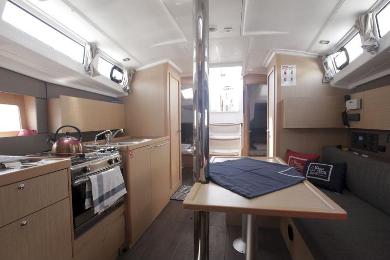 Book yachts online - sailboat - Oceanis 38.1 - Missy - rent