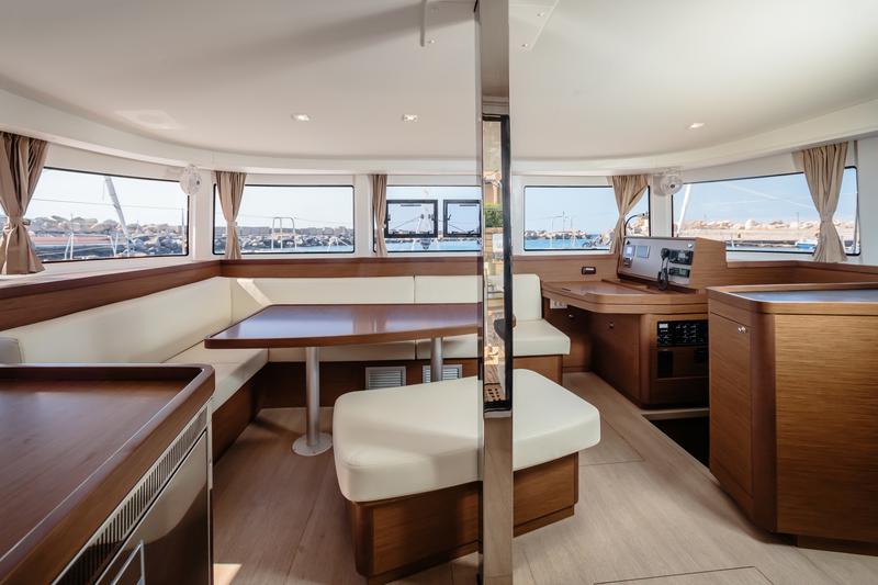 Book yachts online - catamaran - Lagoon 42* - La Fenice - Comfort line - rent