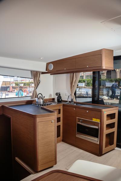 Book yachts online - catamaran - Lagoon 42* - La Fenice - Comfort line - rent
