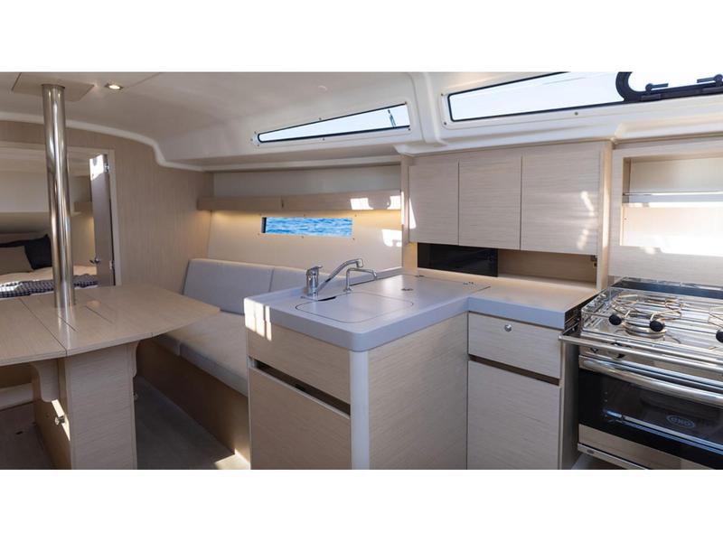 Book yachts online - sailboat - Oceanis 34.1 - Meli - Comfort line - rent