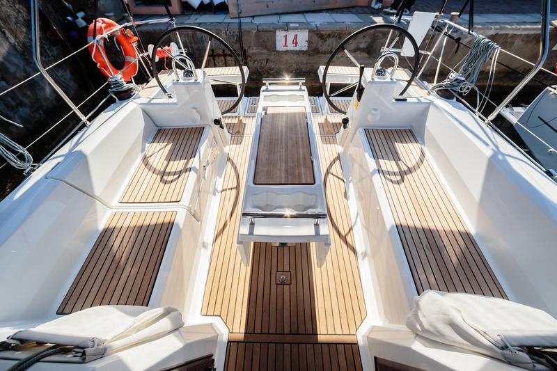 Book yachts online - sailboat - Oceanis 35.1 - Il Moro di Lamezia - Comfort line - rent