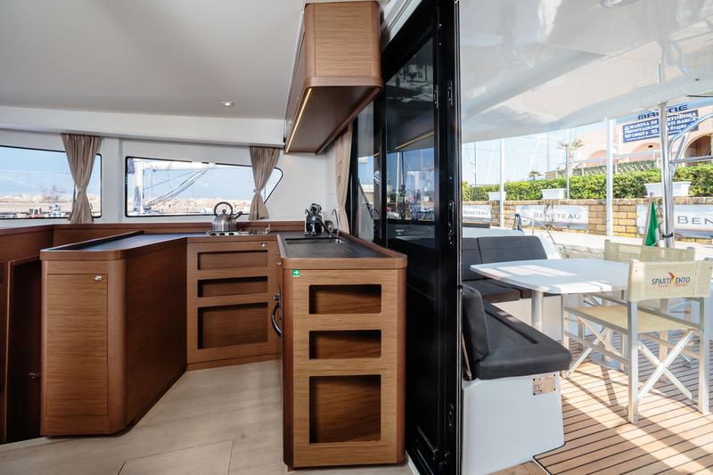 Book yachts online - catamaran - Lagoon 42 - Boreas - Comfort line - rent