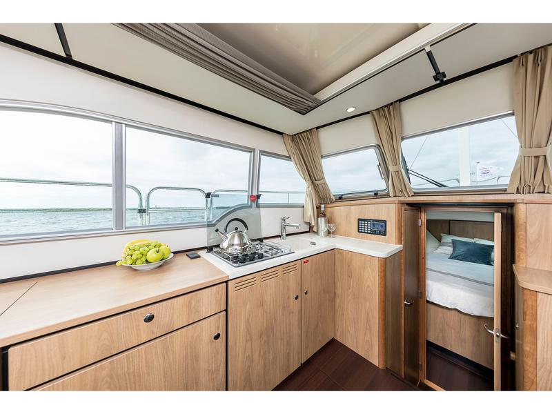Book yachts online - motorboat - Linssen Grand Sturdy 30.0 Sedan - Station Racour - rent