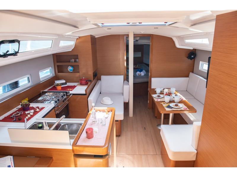 Book yachts online - sailboat - Sun Odyssey 410 - Marianna - rent