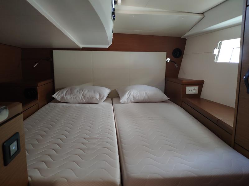 Book yachts online - sailboat - Jeanneau 51 - Sogno di Mare - rent